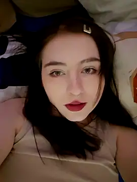 Snapshot of Yammy_Yumi chatting on February 27, 2025, 5:40 am Yammy Yumi online show from February 27, 2025, 5:40 am