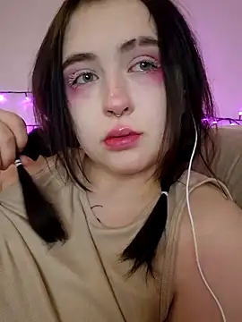 Snapshot of Yammy_Yumi chatting on January 21, 2025, 12:15 am Yammy Yumi online show from January 21, 2025, 12:15 am