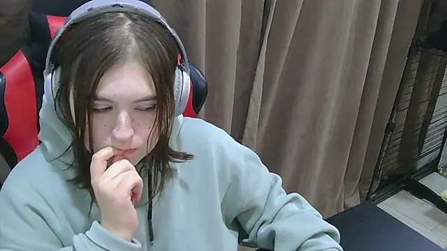 Snapshot of Yammy_Yumi chatting on October 29, 2025, 3:38 am Yammy Yumi online show from October 29, 2025, 3:38 am