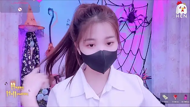 Snapshot of hen237 chatting on October 31, 2025, 10:27 pm hen237 online show from October 31, 2025, 10:27 pm