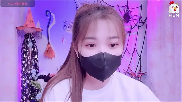 Snapshot of hen237 chatting on November 2, 2025, 12:37 am hen237 online show from November 2, 2025, 12:37 am