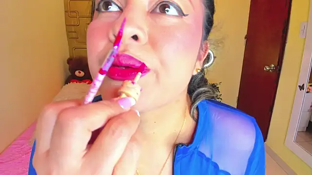 Julia Haye online show from November 29, 2025, 4:01 am