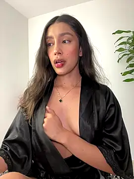 Snapshot of SelenaStone chatting on September 17, 2025, 9:50 pm SelenaStone online show from September 17, 2025, 9:50 pm