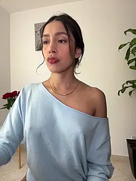 Snapshot of SelenaStone chatting on October 1, 2025, 9:18 pm SelenaStone online show from October 1, 2025, 9:18 pm