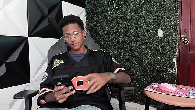 ManSant online show from April 11, 2026, 3:59 pm