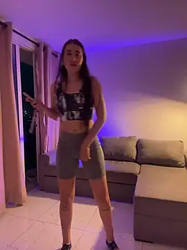 Snapshot of KaryAndTylor chatting on January 5, 2025, 2:06 am KaryAndTylor online show from January 5, 2025, 2:06 am