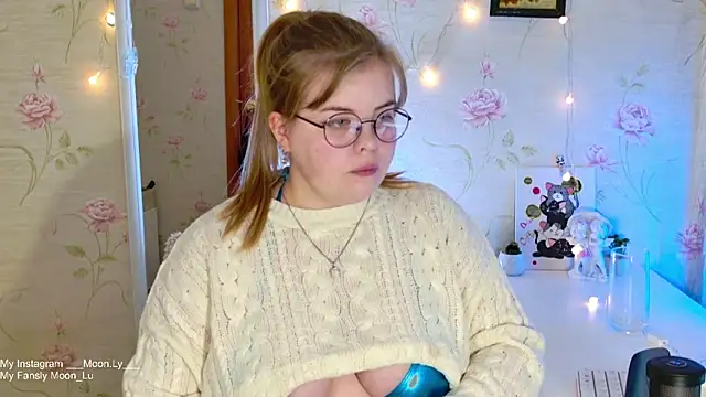 Snapshot of sinnamon_ chatting on November 10, 2025, 5:07 pm sinnamon online show from November 10, 2025, 5:07 pm