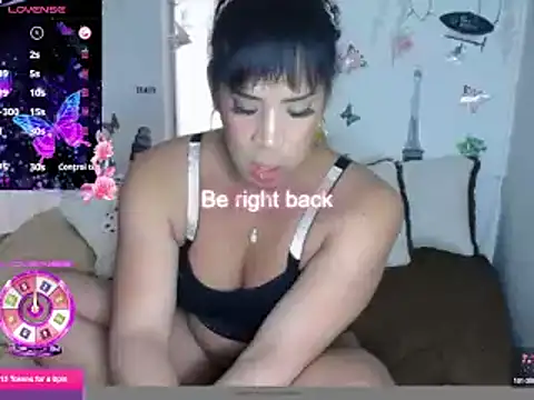 Snapshot of ttrianasofia_22 chatting on August 2, 2026, 6:05 pm ttrianasofia 22 online show from August 2, 2026, 6:05 pm