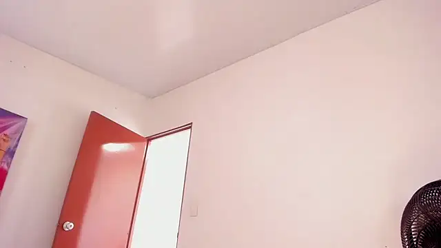 xLatinahotx online show from December 19, 2024, 2:57 pm