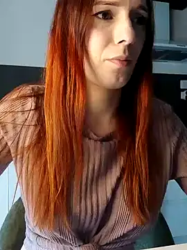 Snapshot of clara-francaise chatting on May 6, 2026, 4:00 pm clara-francaise online show from May 6, 2026, 4:00 pm