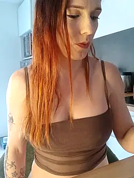 Snapshot of clara-francaise chatting on April 30, 2026, 4:03 pm clara-francaise online show from April 30, 2026, 4:03 pm