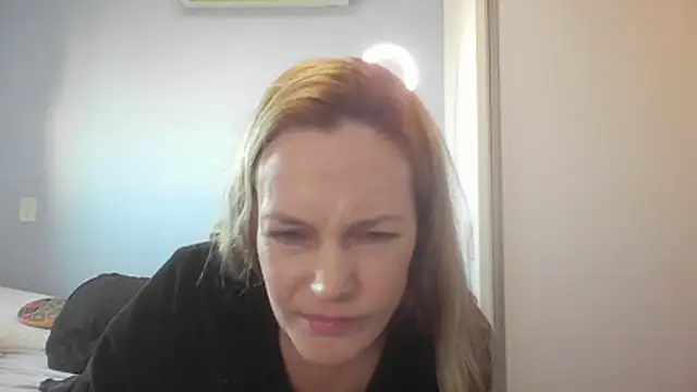 Annylove1 online show from July 3, 2026, 10:55 am