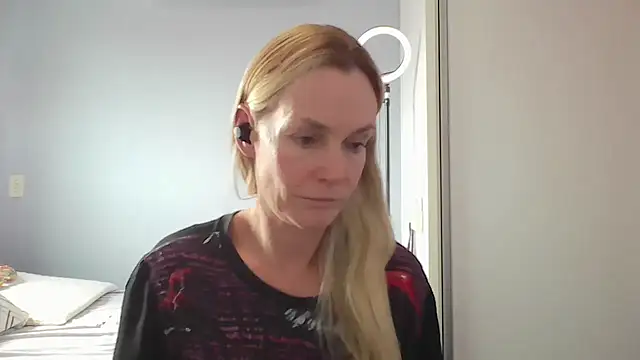 Annylove1 online show from March 4, 2026, 4:59 pm