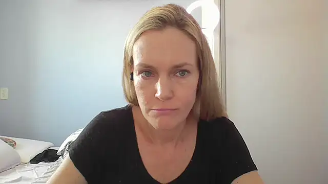 Annylove1 online show from January 7, 2026, 12:21 pm