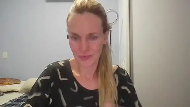 Annylove1 online show from April 5, 2026, 1:01 am