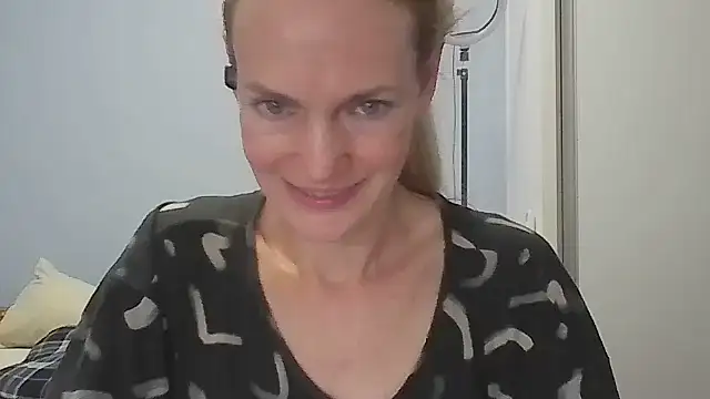 Annylove1 online show from March 26, 2026, 12:31 am