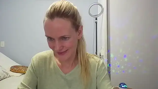 Annylove1 online show from February 22, 2026, 1:19 am