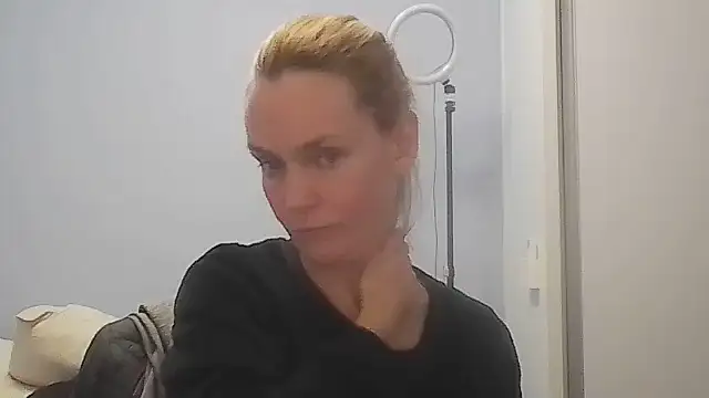 Annylove1 online show from June 24, 2026, 12:31 am