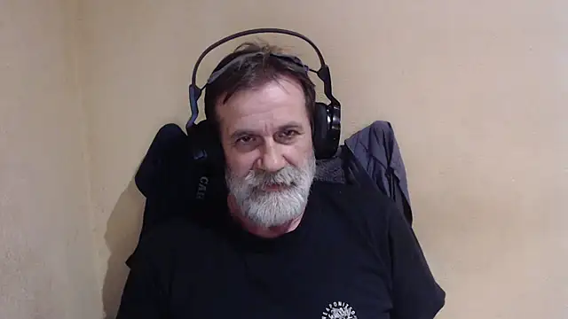 Snapshot of AlexNudo chatting on October 24, 2025, 7:02 pm AlexNudo online show from October 24, 2025, 7:02 pm