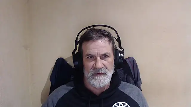 Snapshot of AlexNudo chatting on October 5, 2025, 6:26 am AlexNudo online show from October 5, 2025, 6:26 am