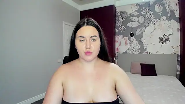 Roxie Bradley online show from December 19, 2025, 6:49 am