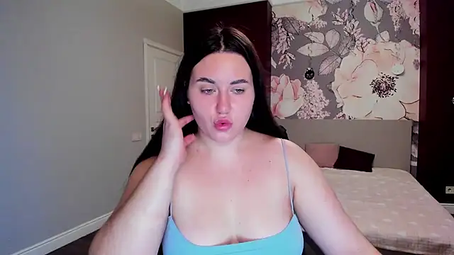 Roxie Bradley online show from December 4, 2025, 6:45 am