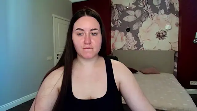 Snapshot of Roxie_Bradley chatting on April 22, 2026, 5:58 am Roxie Bradley online show from April 22, 2026, 5:58 am