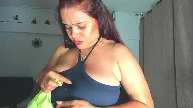 Snapshot of Sinthia_Collins chatting on June 26, 2026, 12:38 am Sinthia Collins online show from June 26, 2026, 12:38 am