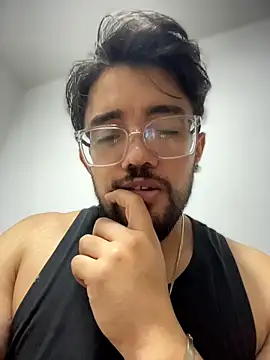 Im sophiie online show from December 19, 2025, 6:49 am