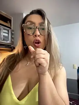 Im sophiie online show from March 20, 2026, 6:14 am