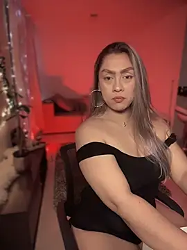 Im sophiie online show from November 28, 2025, 6:24 am