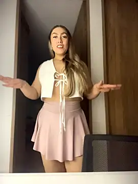 Im sophiie online show from April 9, 2026, 6:52 am