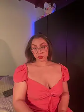 Snapshot of Im_sophiie chatting on February 8, 2025, 9:03 am Im sophiie online show from February 8, 2025, 9:03 am