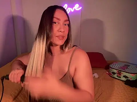 Snapshot of Im_sophiie chatting on January 31, 2025, 5:51 am Im sophiie online show from January 31, 2025, 5:51 am