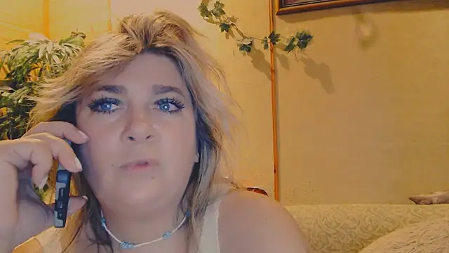 Malena Mi online show from November 11, 2025, 8:47 pm