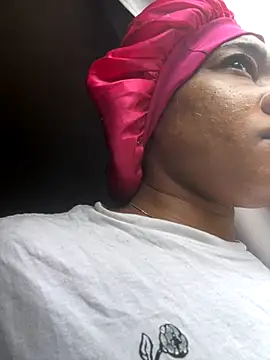 Snapshot of _yisela_ chatting on November 21, 2025, 3:33 pm yisela online show from November 21, 2025, 3:33 pm