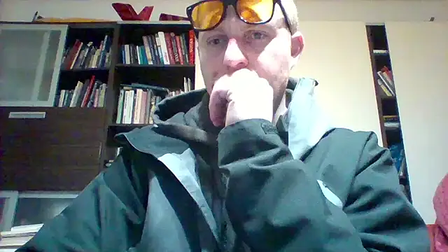 Matttthees online show from February 10, 2026, 1:04 am