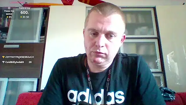 Matttthees online show from November 18, 2025, 9:23 am