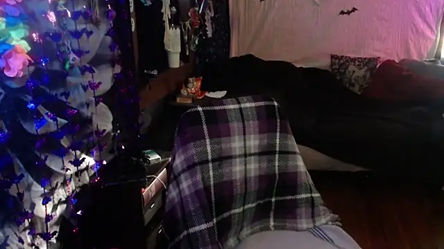 edgexchaos online show from December 4, 2025, 1:54 pm