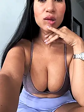 lady-rosse online show from February 22, 2025, 4:09 pm