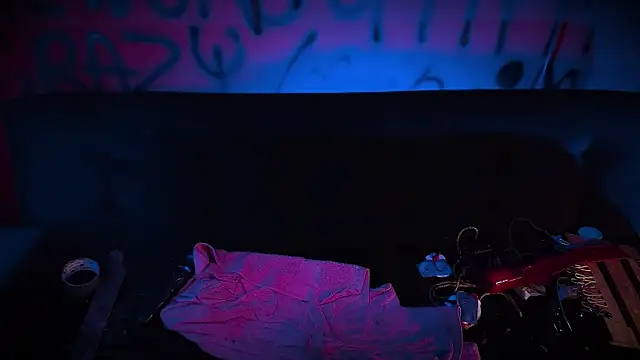 Laura takint online show from February 8, 2025, 10:08 pm