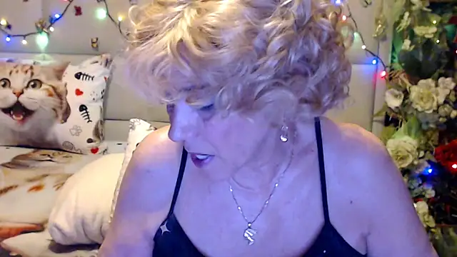 HappyWomanOn online show from March 17, 2026, 8:23 pm