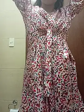 Pinkye skarlet online show from April 18, 2026, 7:00 am