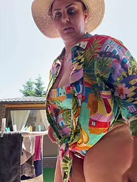 Snapshot of AnneKane chatting on May 27, 2026, 10:33 am AnneKane online show from May 27, 2026, 10:33 am