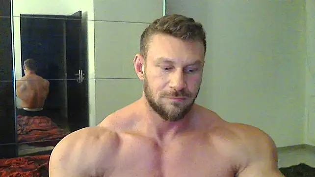 muscularkevin online show from December 25, 2024, 1:09 pm