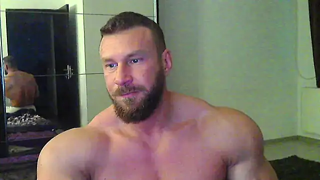Snapshot of muscularkevin chatting on May 4, 2026, 3:32 am muscularkevin online show from May 4, 2026, 3:32 am