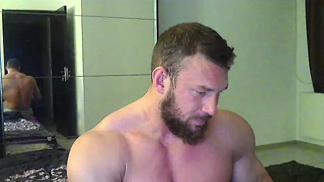 muscularkevin online show from April 4, 2026, 3:35 am