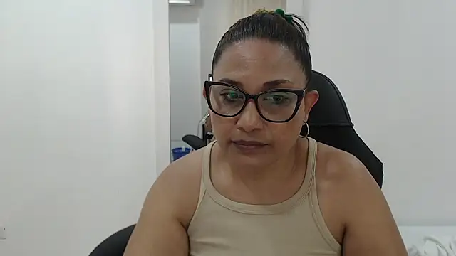 Snapshot of Katha_Marck chatting on September 13, 2025, 7:58 pm Katha Marck online show from September 13, 2025, 7:58 pm