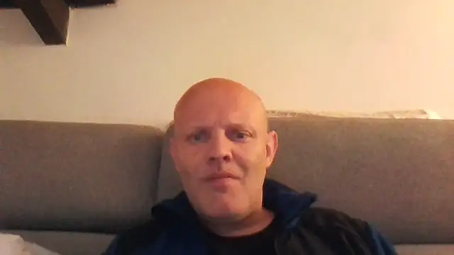 davigochi77bcn online show from November 7, 2025, 8:13 pm