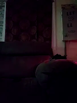 Hotredheadandtoungelasher online show from March 15, 2026, 4:41 am